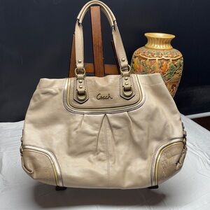 Coach Cream Leather Shoulder Bag